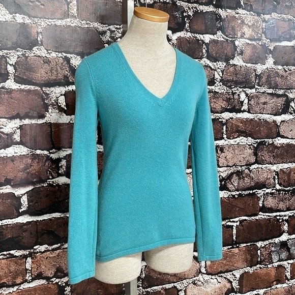McDuff Essentials Sweater Women's XS Small Blue V-Neck Cashmere Pullover - Picture 8 of 13
